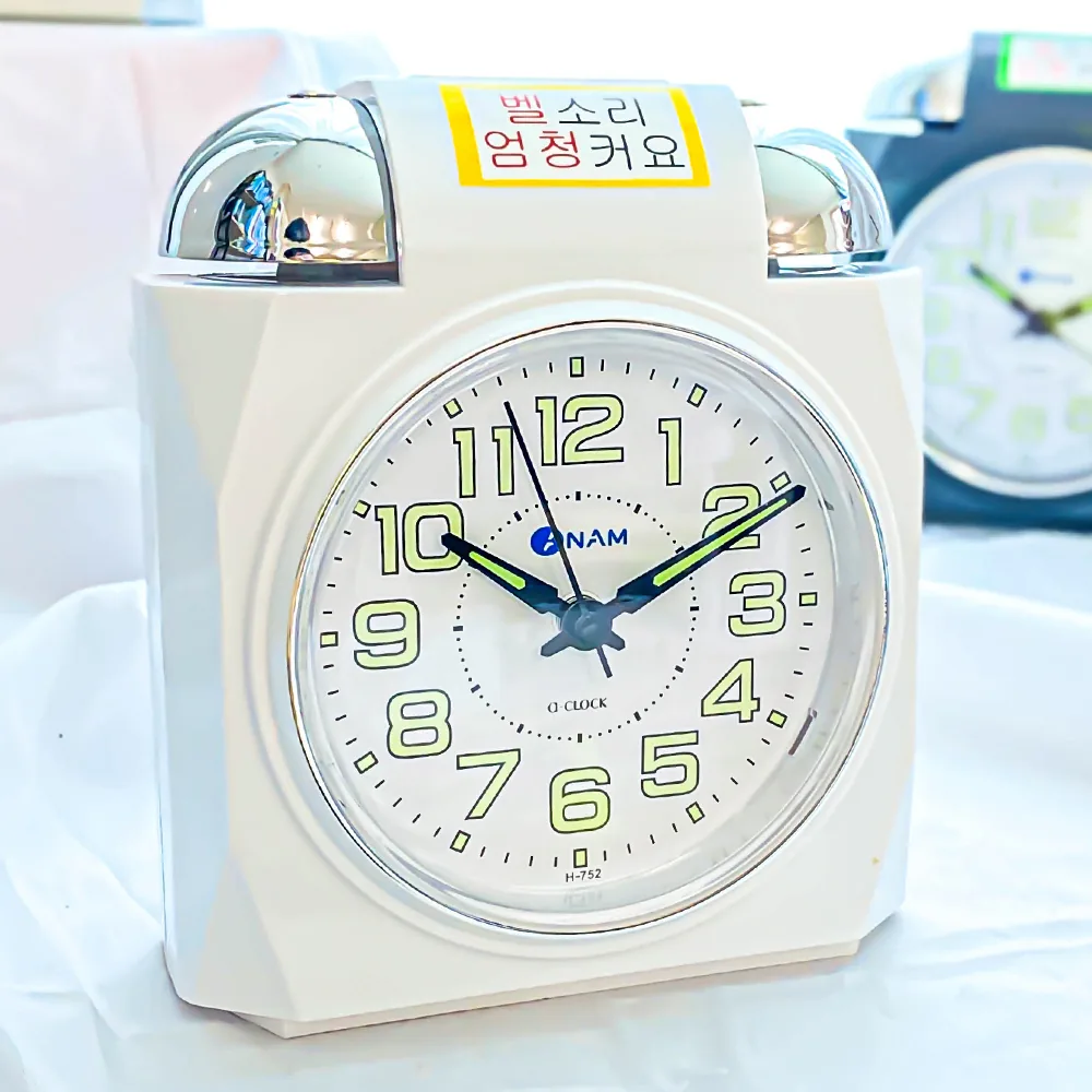 아남 트윈벨 알람 탁상 시계 H752 가격 추이 아남 트윈벨 알람 탁상 시계 H752 - 최저가 22,090원