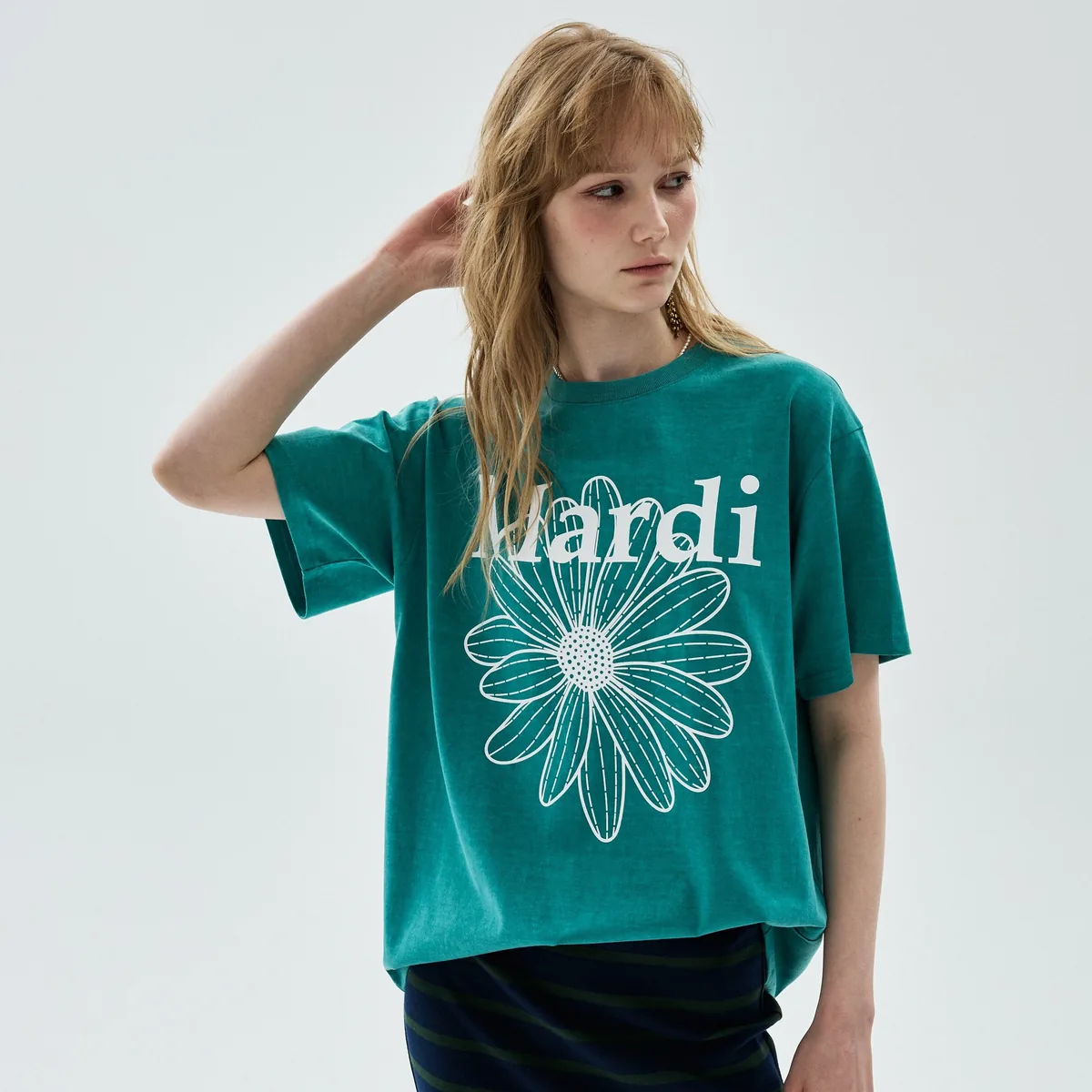 마르디메크르디 여성용 FLOWERMARDI PIGMENT WASHING TSHIRT 가격 추이 마르디메크르디 여성용 FLOWERMARDI PIGMENT WASHING TSHIRT - 최저가 45,600원