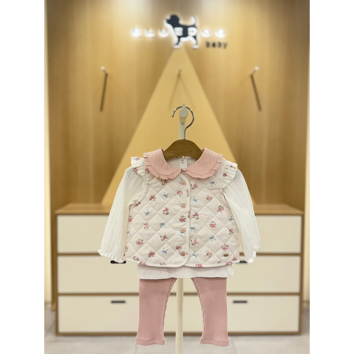 오프라벨 밍크뮤 쁘띠리본 퀼팅베스트상하SET PK3511361102 가격 추이 오프라벨 밍크뮤 쁘띠리본 퀼팅베스트상하SET PK3511361102 - 최저가 84,500원