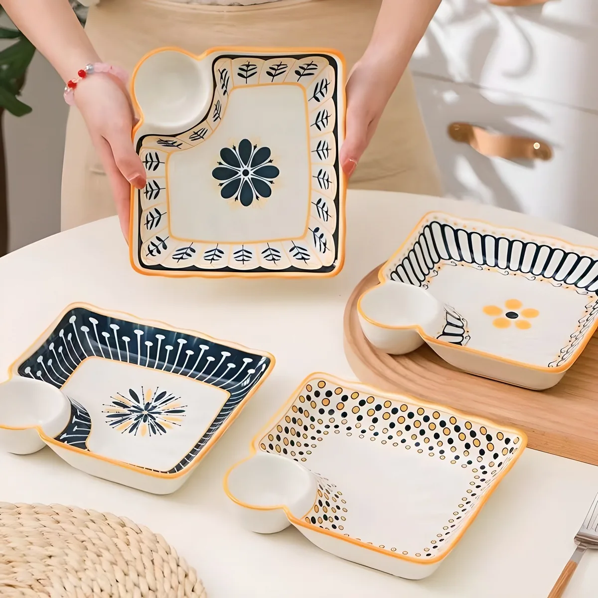 니치유 북유럽 만두접시 치킨접시 플레이팅 디저트 접시 1P/4P 18.6cm*17.5cm*3.7cm 가격 추이 니치유 북유럽 만두접시 치킨접시 플레이팅 디저트 접시 1P/4P 18.6cm*17.5cm*3.7cm - 최저가 35,800원